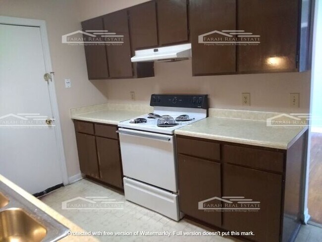 Foto del edificio - 5365 Newt Patterson Rd