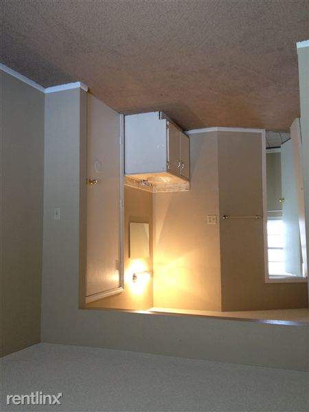Building Photo - 301 NE Westwind Dr