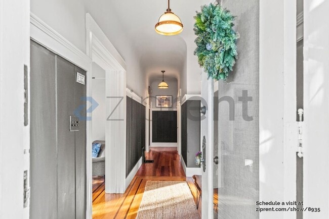 Building Photo - 652 54th St