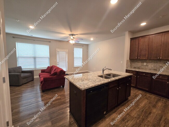 Foto del edificio - 8431 Douglass Trail