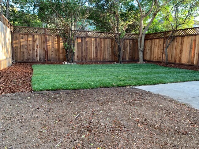 Building Photo - 3520 Brookdale Dr