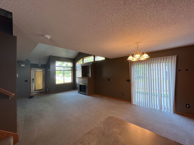 Foto del edificio - 1651 Chadum Ln