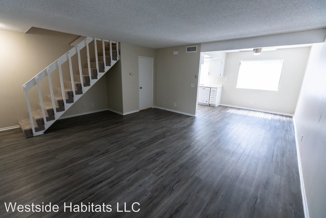 Foto del edificio - 24857 Walnut St