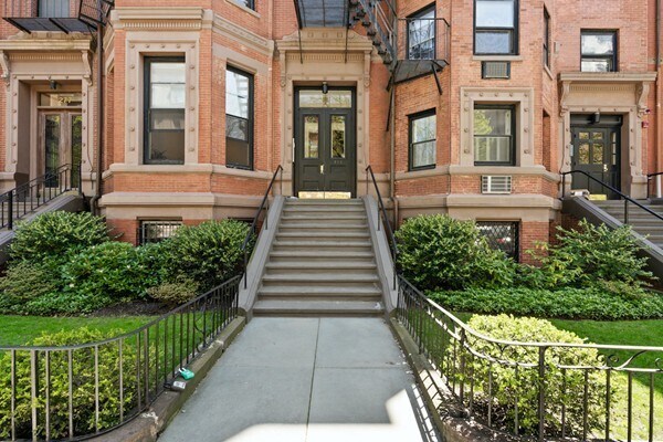 Building Photo - 279 Beacon St