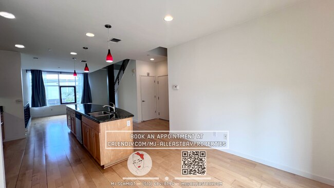 Foto del edificio - Contemporary three-story Live/Work Townhou...