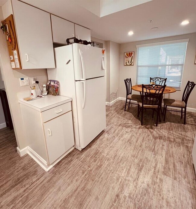Foto del edificio - 9300 Clubside Cir