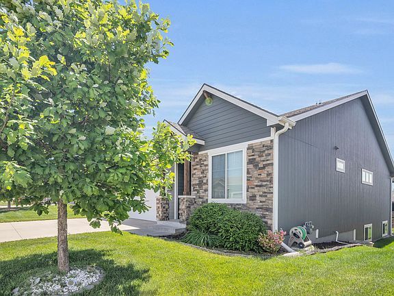 Building Photo - 6315 Rockaway Dr