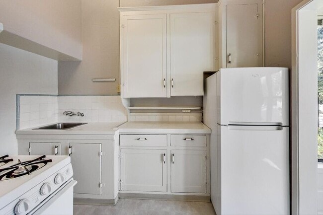 Photo - 159 Emerson St Apartment