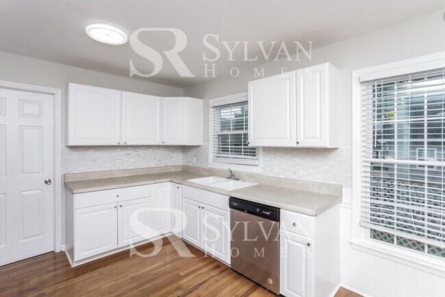 Foto del edificio - Enjoy Relaxation & Sophistication in this lovely 3 bedroom, 2.5 bath home.