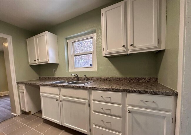 Foto del edificio - 2124 E 78th St