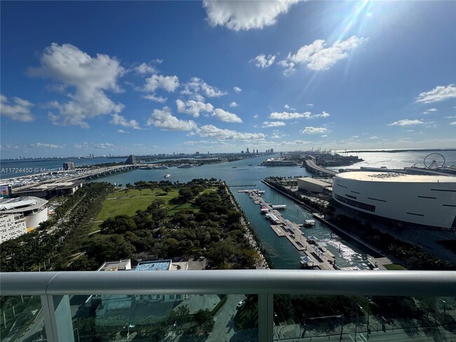 Foto del edificio - 900 Biscayne Blvd