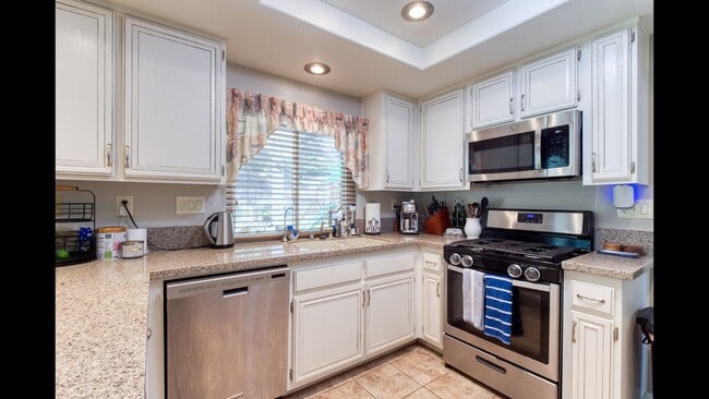 Building Photo - 23903 Creekwood Dr
