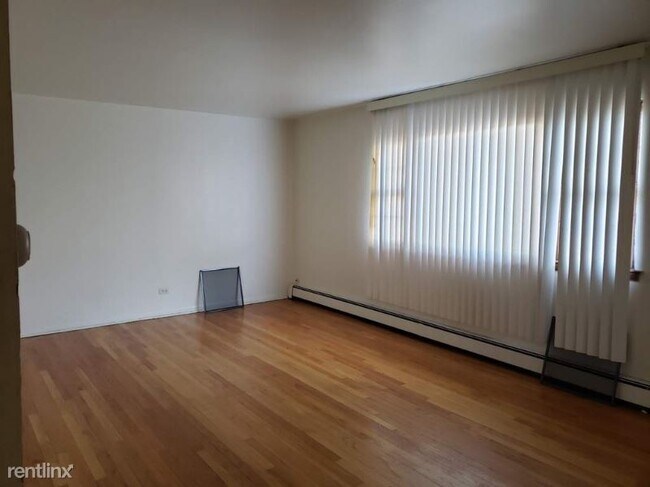 Foto del edificio - 7822 S South Shore Dr