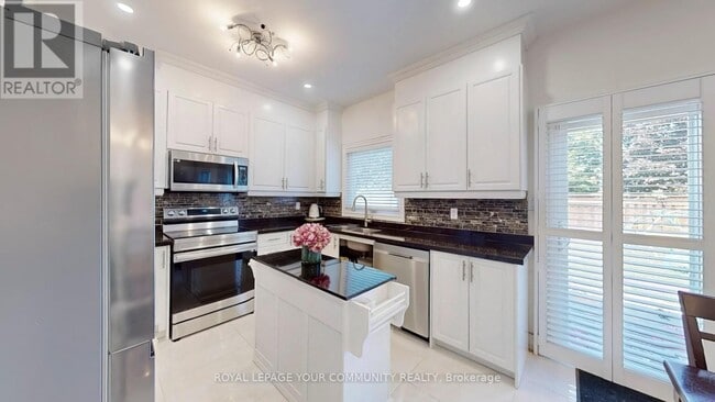 Building Photo - 172 Humberland Dr