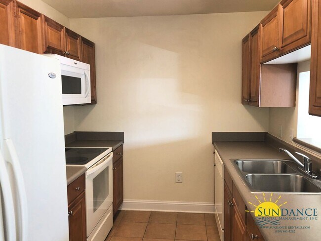 Foto del edificio - Great 2 Bedroom Townhouse in Crestview