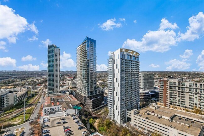 Foto del edificio - 301 West Ave