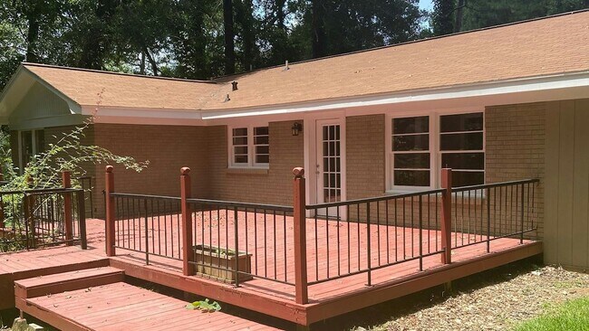 Foto del edificio - 1813 Dogwood Dr