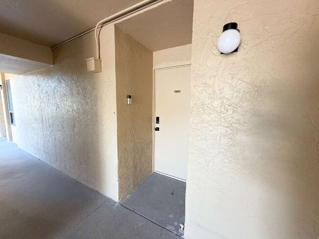 Photo - "Charming Clearwater Retreat: Cozy Studio Condo with Scenic Views at Cove Cay!"