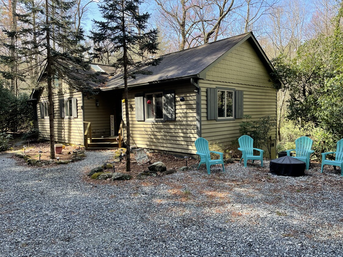 Primary Photo - 461 Monte Vista Rd