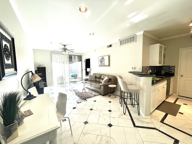 Photo - 1701 E Colter St Apartment