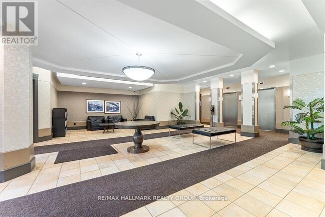 Building Photo - 310 Central Park Dr