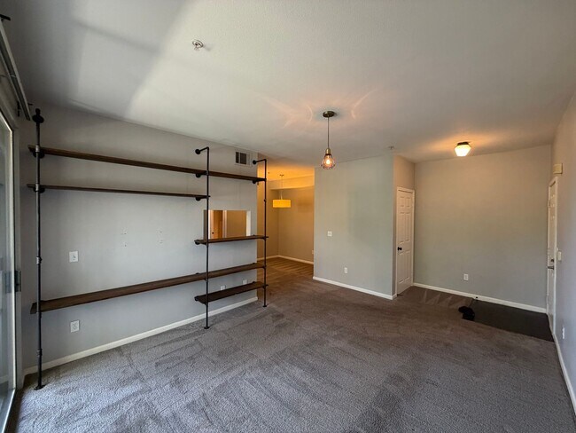 Foto del edificio - Beautiful 1 Bedroom Condo