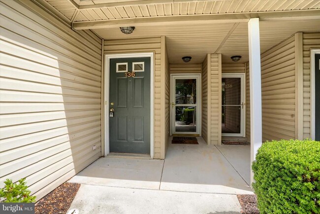 Building Photo - 136 Cardinal Ln