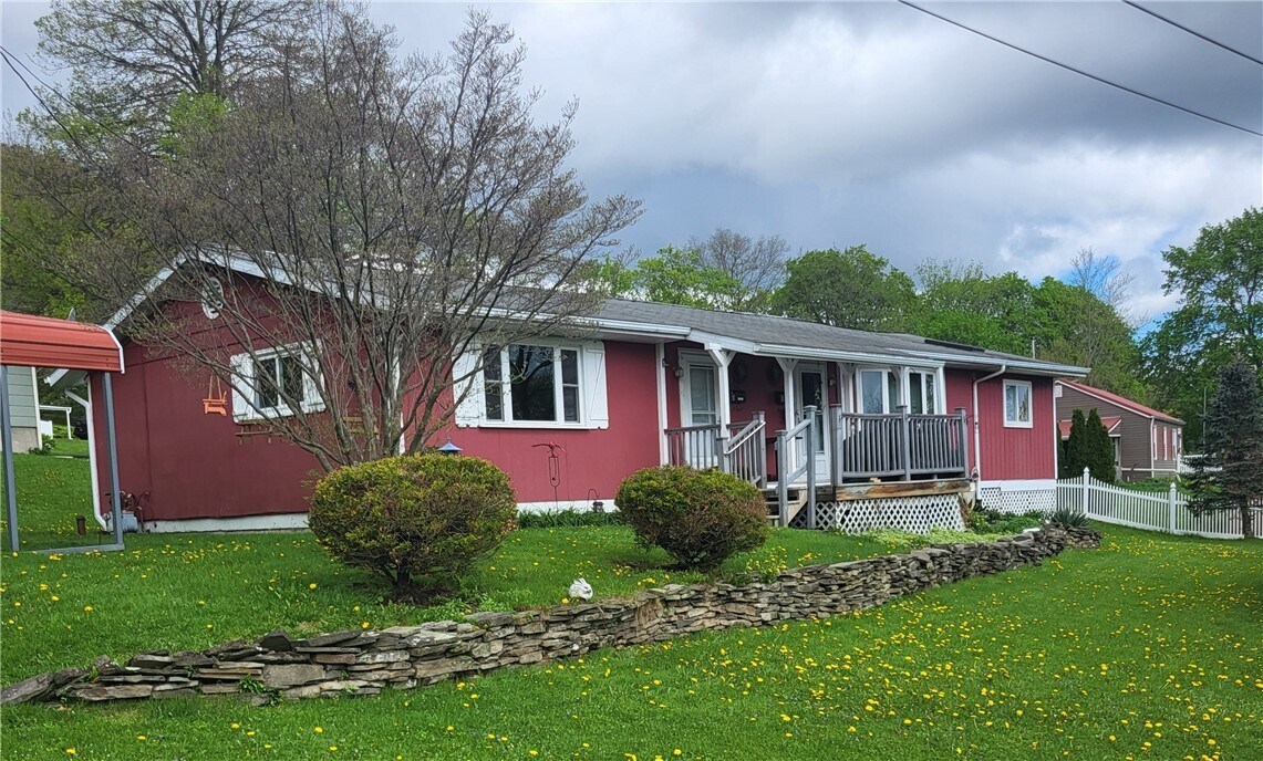 Primary Photo - 270 W 10th St
