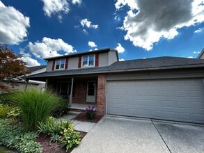 Building Photo - 1452 S Hidden Creek Dr