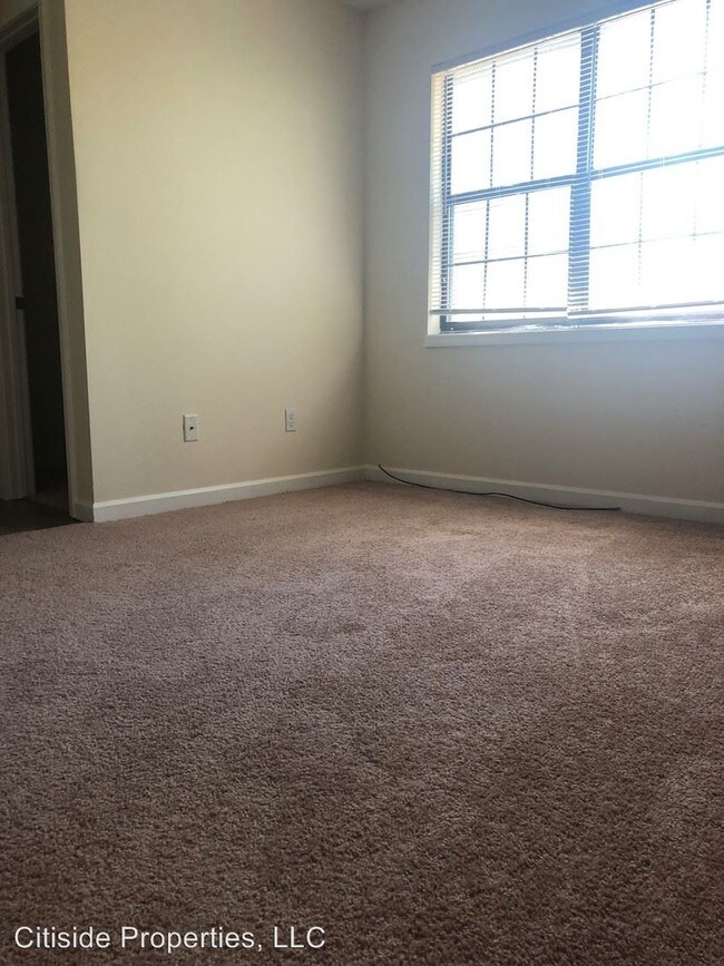 Foto del edificio - 5897-5899 Sheldon Ct