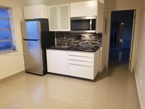 Building Photo - 2225 SW 68th Ct