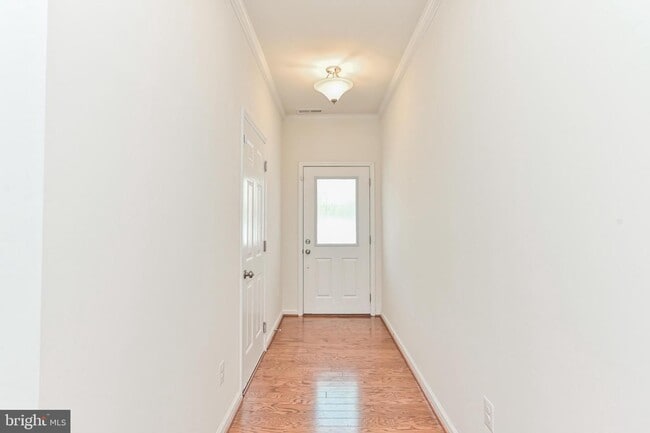 Foto del edificio - 23590 Kindred Terrace