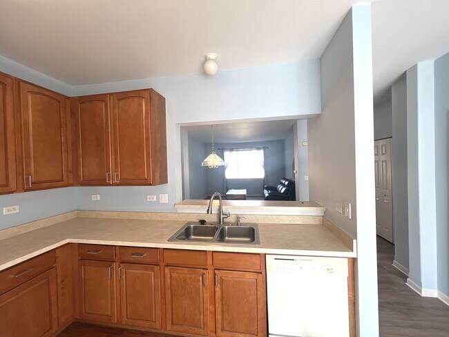 Foto del edificio - 669 S Rosehall Ln