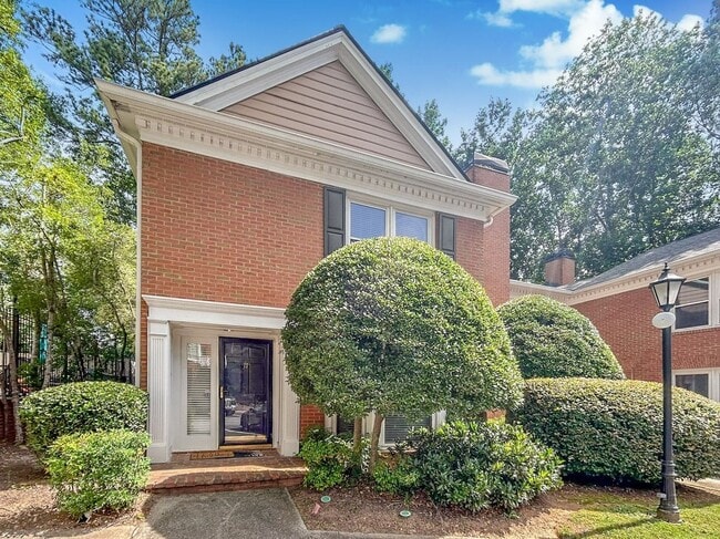 Photo - 7500 Roswell Rd House