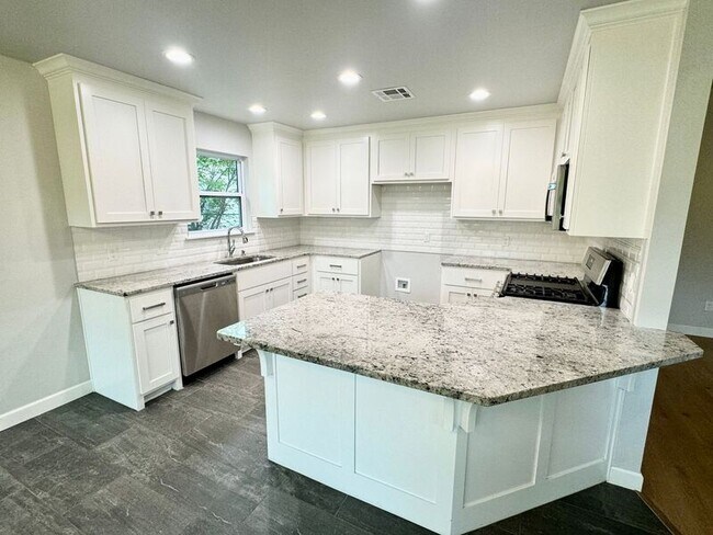 Foto del edificio - 315 W Cypress St