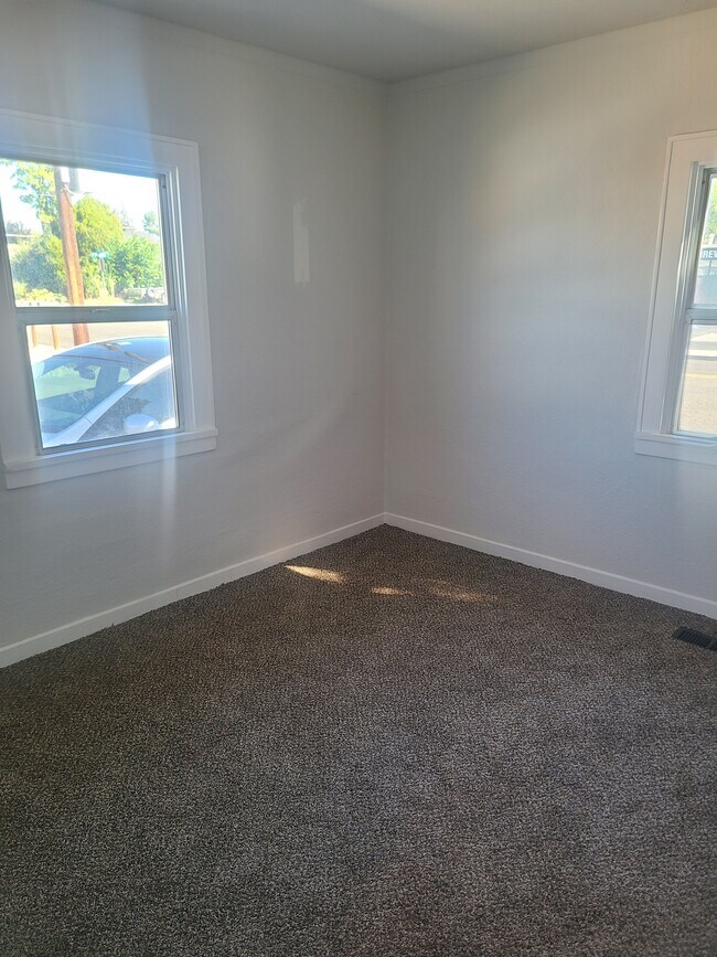 bedrrom 2 - 1613 N Liberty St