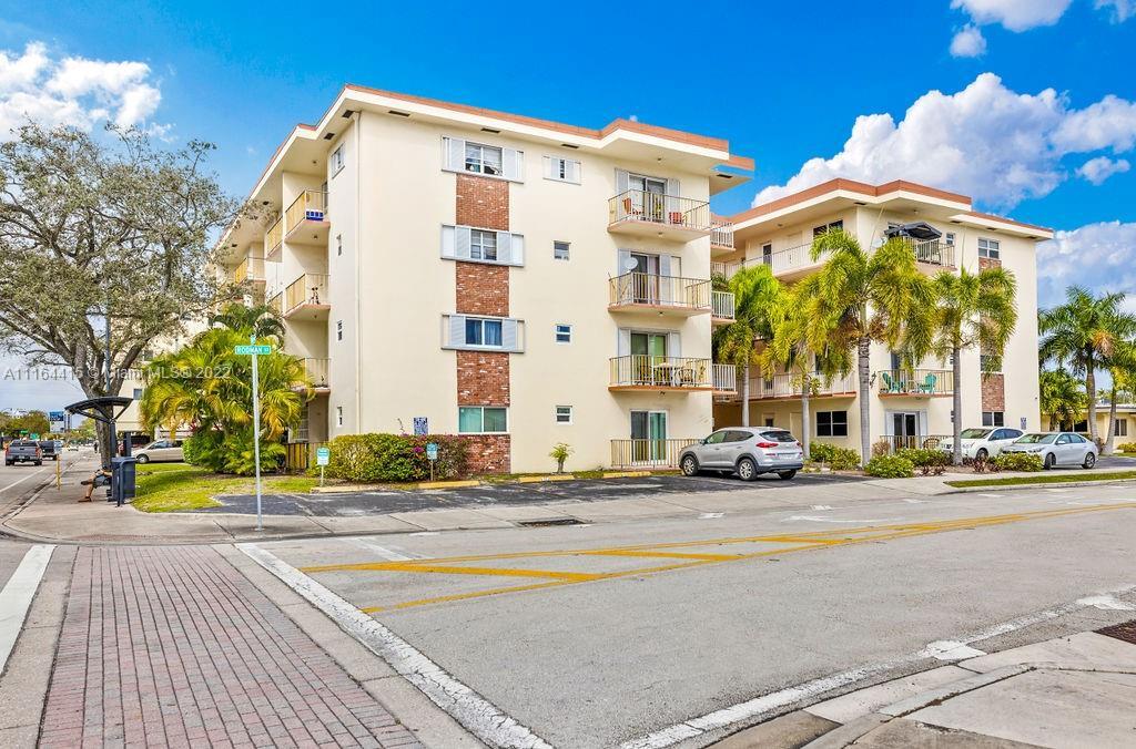 1747 Rodman St Unit 403, Hollywood, FL 33020 Condo for Rent in