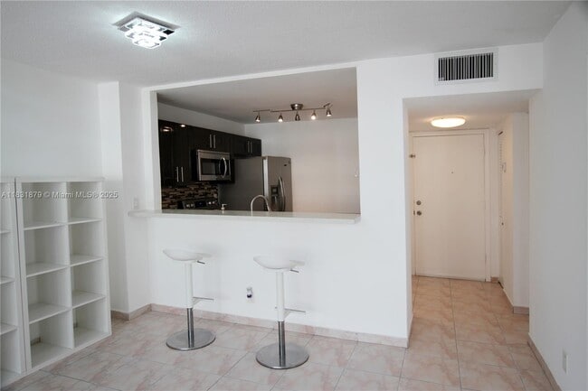 Building Photo - 1801 S Ocean Dr