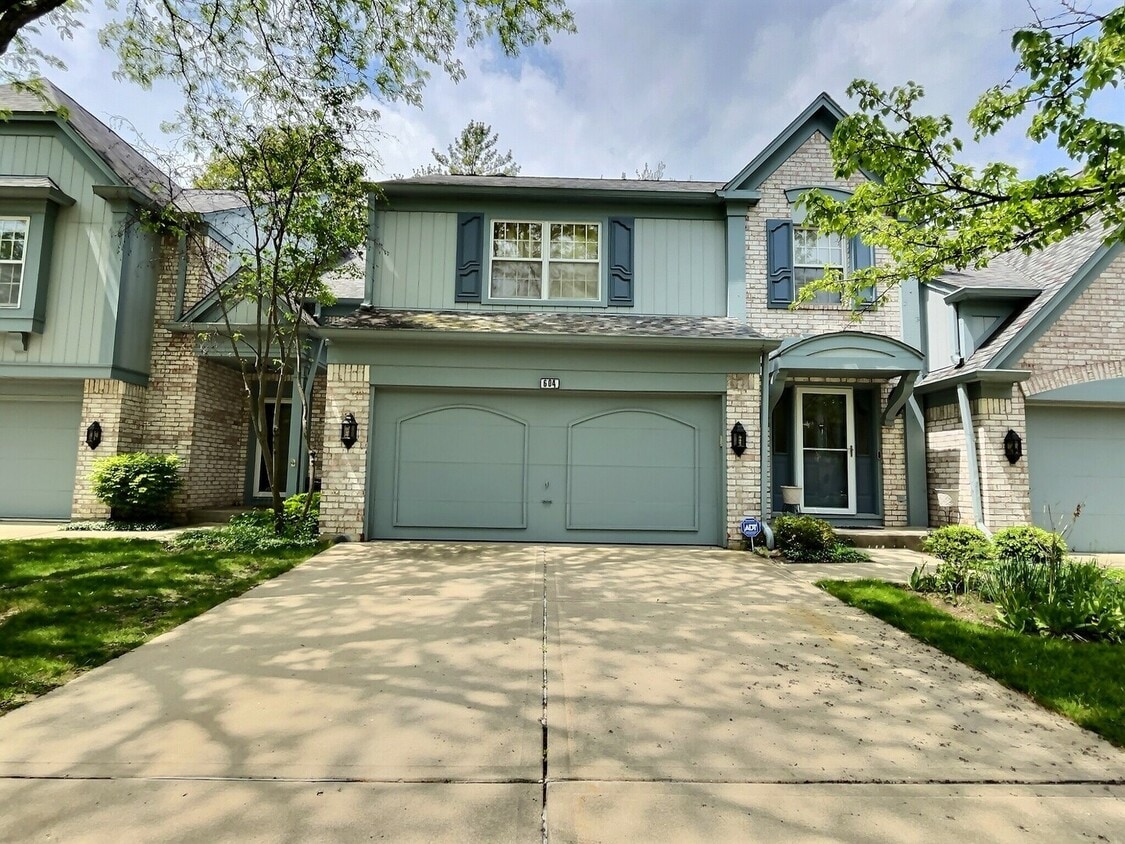 Primary Photo - 604 Marseilles Cir