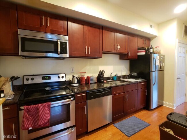 Foto del edificio - 4052 Baring St
