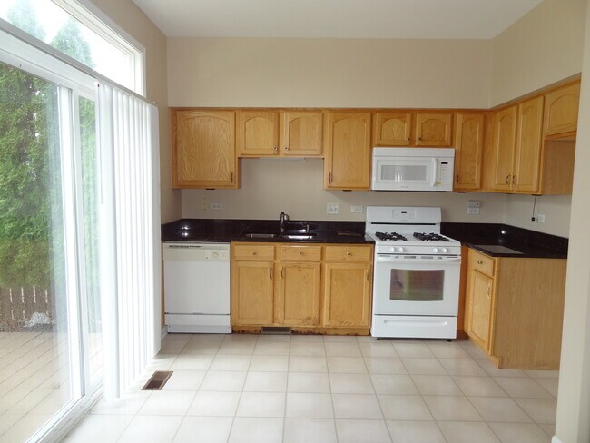 Foto del edificio - 2154 Cypress Ct