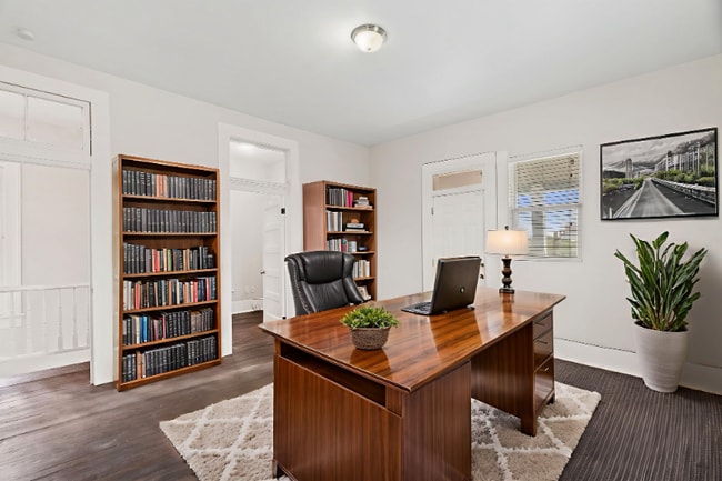 Foto del edificio - 620 N Flores St