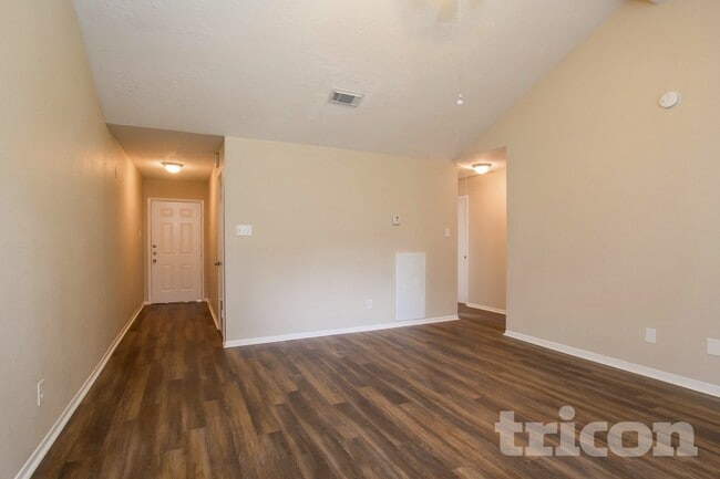 Foto del edificio - 3623 Village Grove Dr