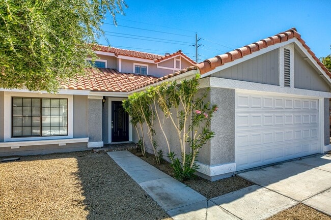 Building Photo - 2358 Belvedere Dr