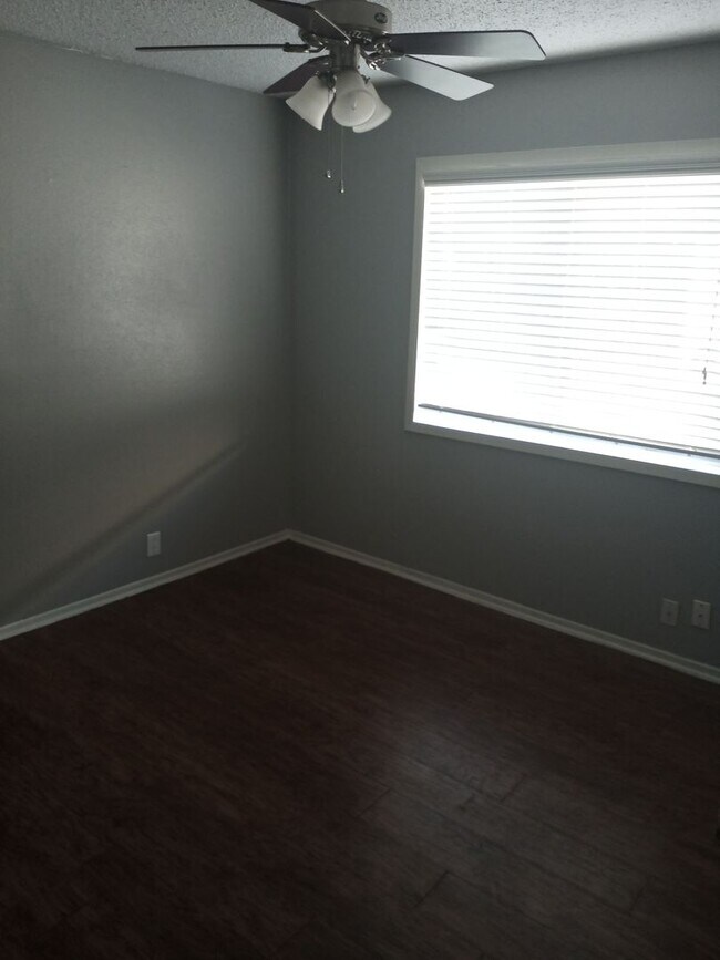 Foto del edificio - Brookview Duplex 6800