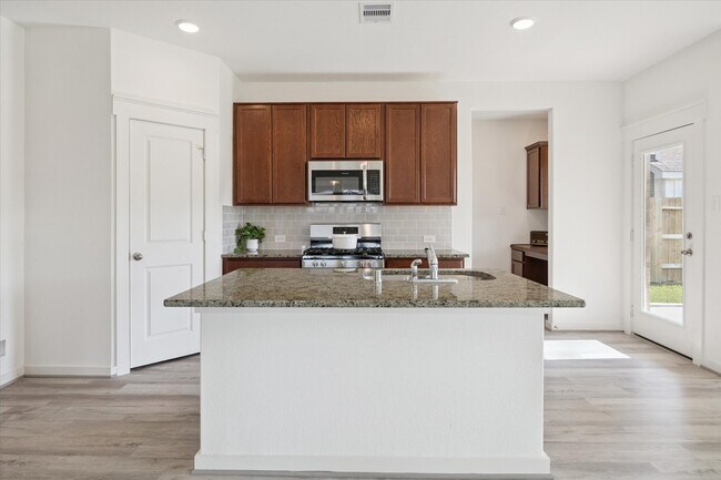 Foto del edificio - 7419 Casuna Ln