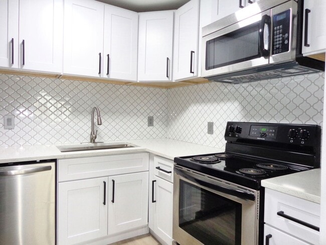 Building Photo - Ocean View