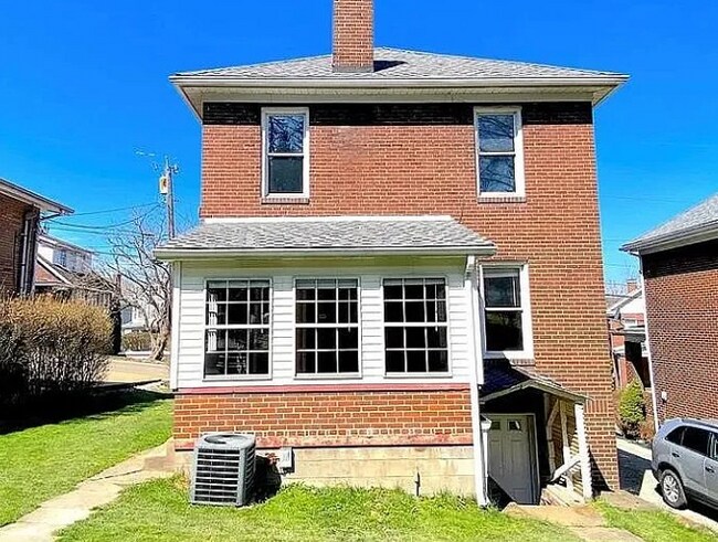 Foto del edificio - 235 Highland Ave