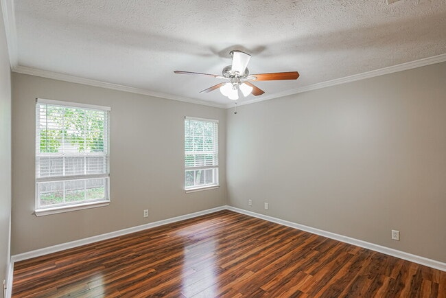 Building Photo - 1339 Macduff Dr