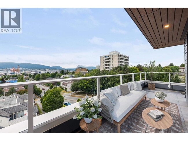 Building Photo - 1680 Adanac St